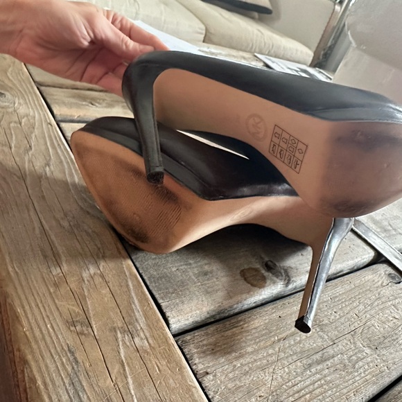 Brown Michael Kors heels - Picture 6 of 10